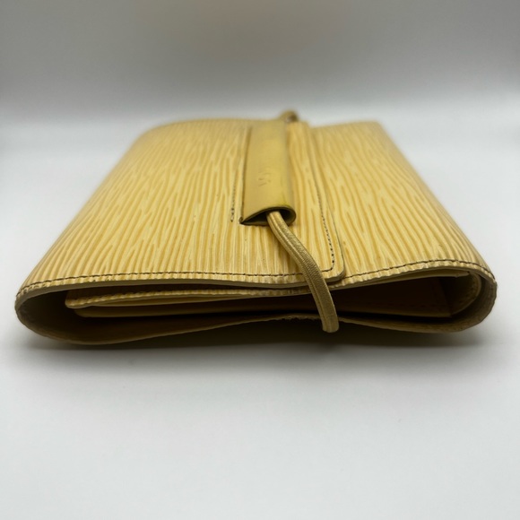 Louis Vuitton Wallet - Picture 4 of 9